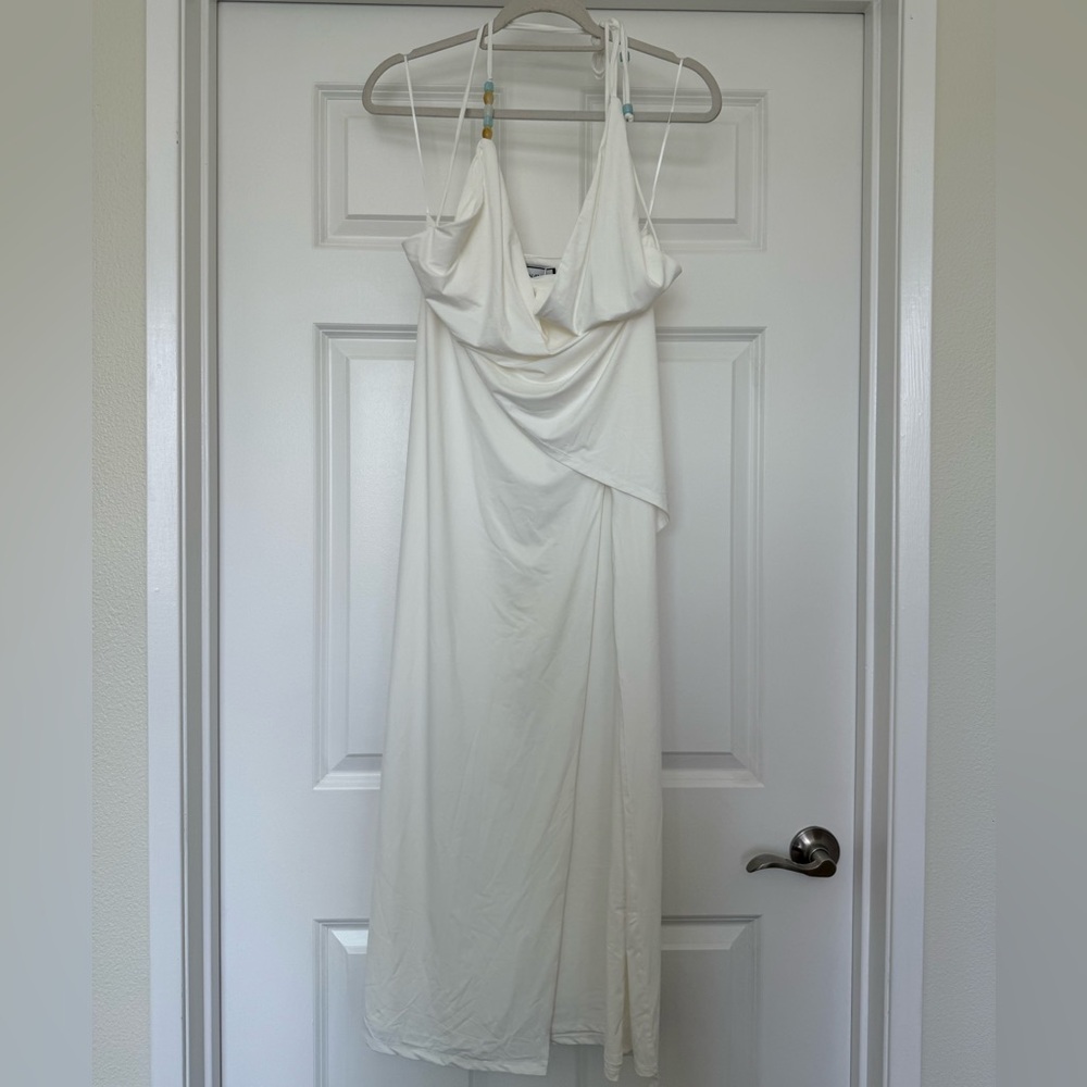 Chic White Backless Women's Dress